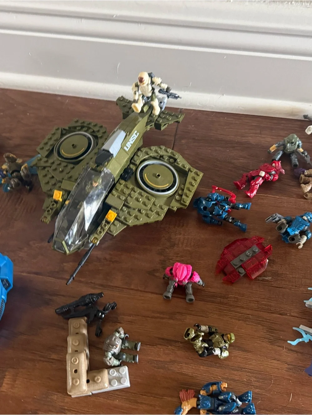 Bulk Lot of Halo Mega Bloks  minifigures, vehicles, weapons, and miscellaneous
